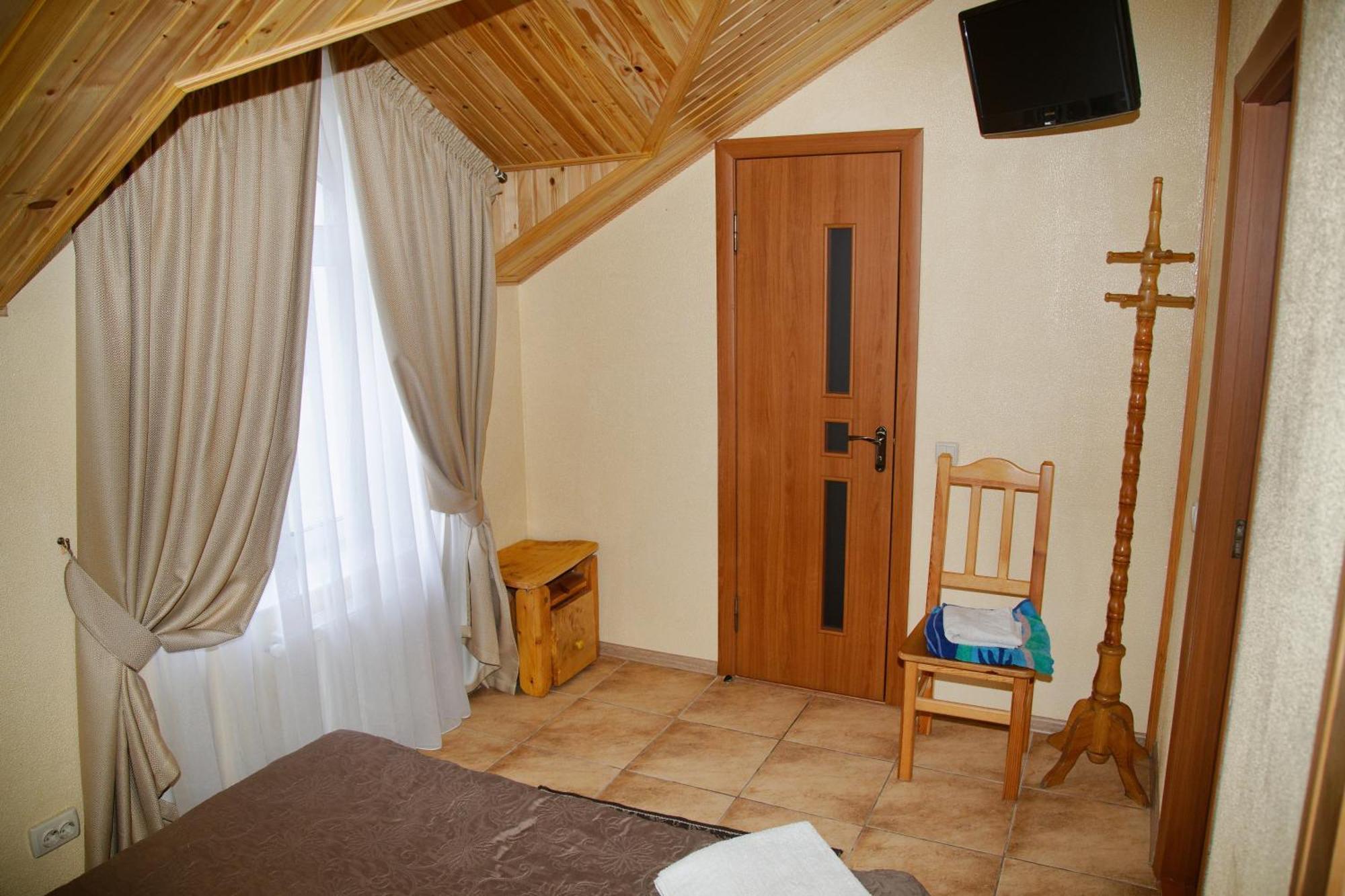 Mini-Hotel Yandrusi Kam'janec'-Podil's'kyj Esterno foto