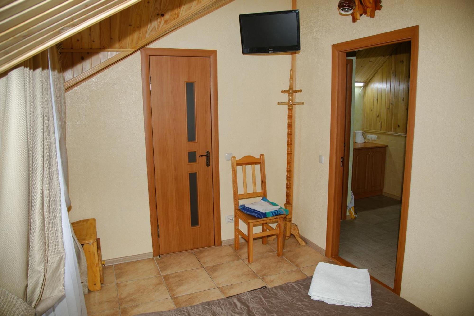 Mini-Hotel Yandrusi Kam'janec'-Podil's'kyj Esterno foto