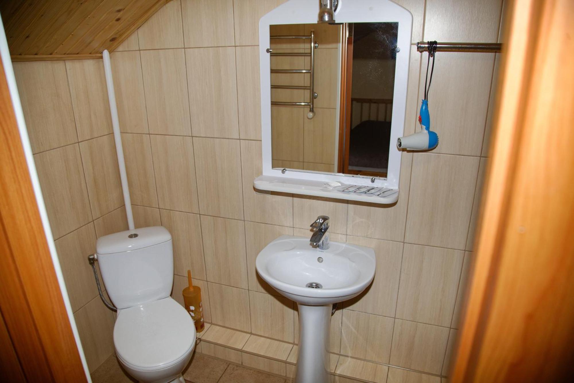 Mini-Hotel Yandrusi Kam'janec'-Podil's'kyj Esterno foto