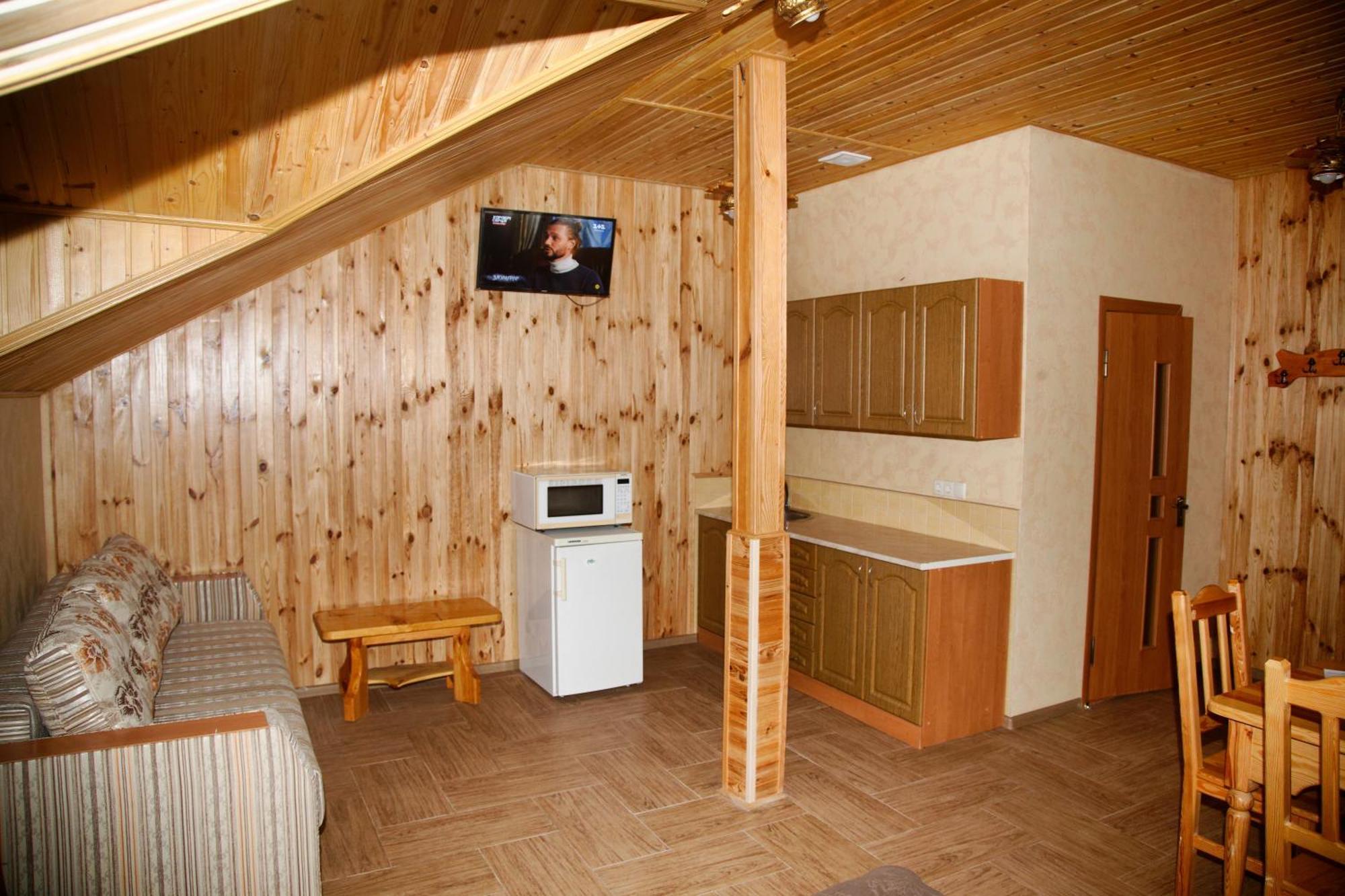 Mini-Hotel Yandrusi Kam'janec'-Podil's'kyj Esterno foto