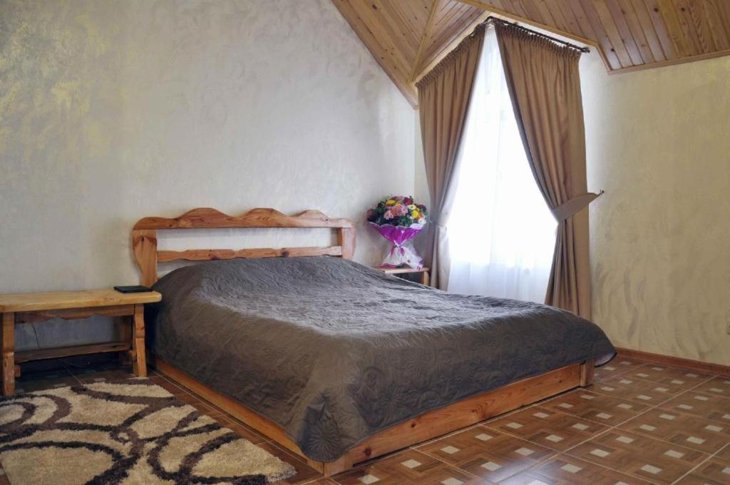 Mini-Hotel Yandrusi Kam'janec'-Podil's'kyj Esterno foto